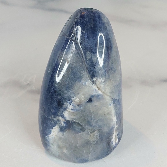Sodalite Freeform | Clarity • Communication • Inner Truth - Picture 3 of 5